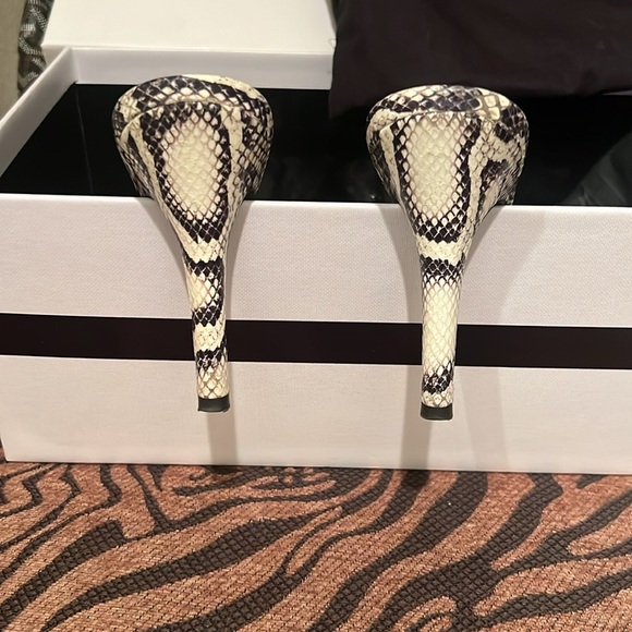 GIVENCHY THONG MULES - Picture 6 of 16